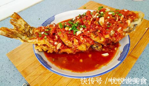 糖醋鲤鱼家常做法来喽,酸酸甜甜,汁浓味美!