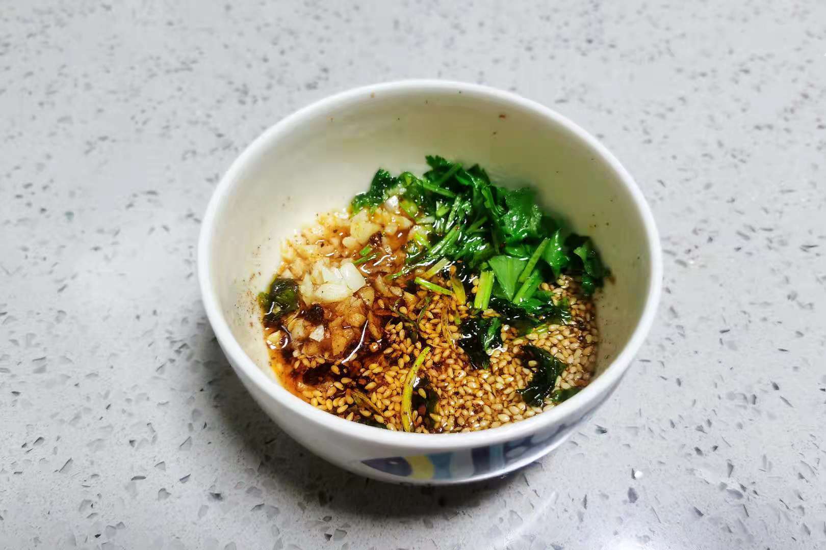 初伏即将到来,土豆的新鲜吃法,不炒也不炖,精神饱满迎初伏