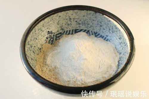 懒人早餐饼新做法，香甜柔软更护肝，老少皆宜，吃1口就忘不掉