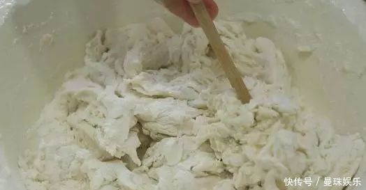 卖了30年早餐大爷做“水煎包”的4个诀窍,不懂你的煎包白做了