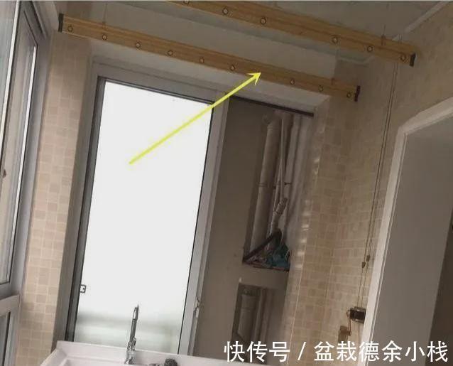 阳台|越来越多人阳台这样装晾衣杆!不在中间在一边!入住才知有多实用