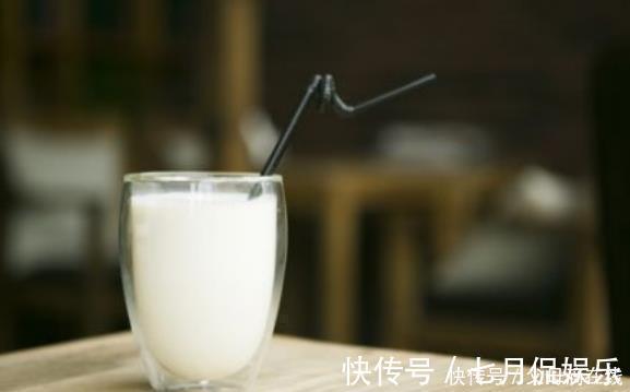 喝牛奶|晚餐别吃“6种”食物,不仅发胖且还会致生病,多数人却很喜欢!