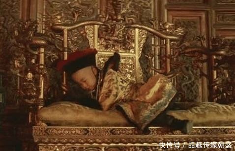 溥仪|末代皇帝溥仪重回故宫，被工作人员要求门票，他一番话，尴尬全场