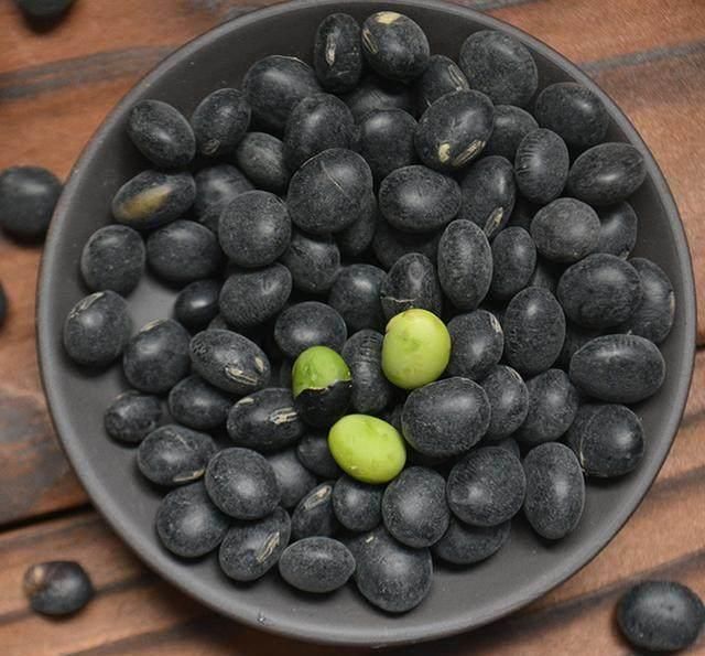 女人|女人不想老太快, 多吃这几种食物, 补充雌激素, 年轻又美丽