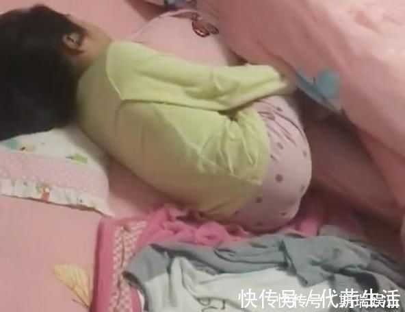 妈妈|妈妈回家后找不到睡衣，刚想教训女儿，掀开被子一瞬间，太心酸了