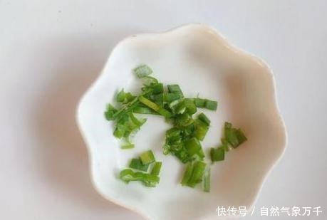 焖面|面条这做法,我家一周吃5次,解馋过瘾,上桌比肉菜还先光盘