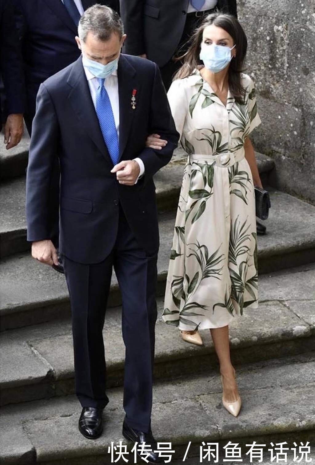 西班牙|西班牙王后消瘦了不少，穿灰色连衣裙气质却高贵，翘二郎腿也优雅