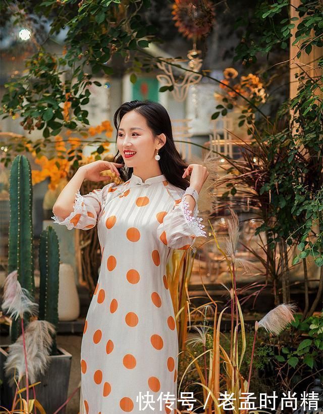 曾被你嫌“老气”的旗袍, 如今却美到出圈, 时髦又优雅