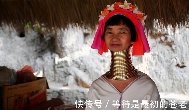 盤點(diǎn)最迷惑的部落審美：脖子套銅環(huán)、嘴唇塞盤子，這誰(shuí)接受得了