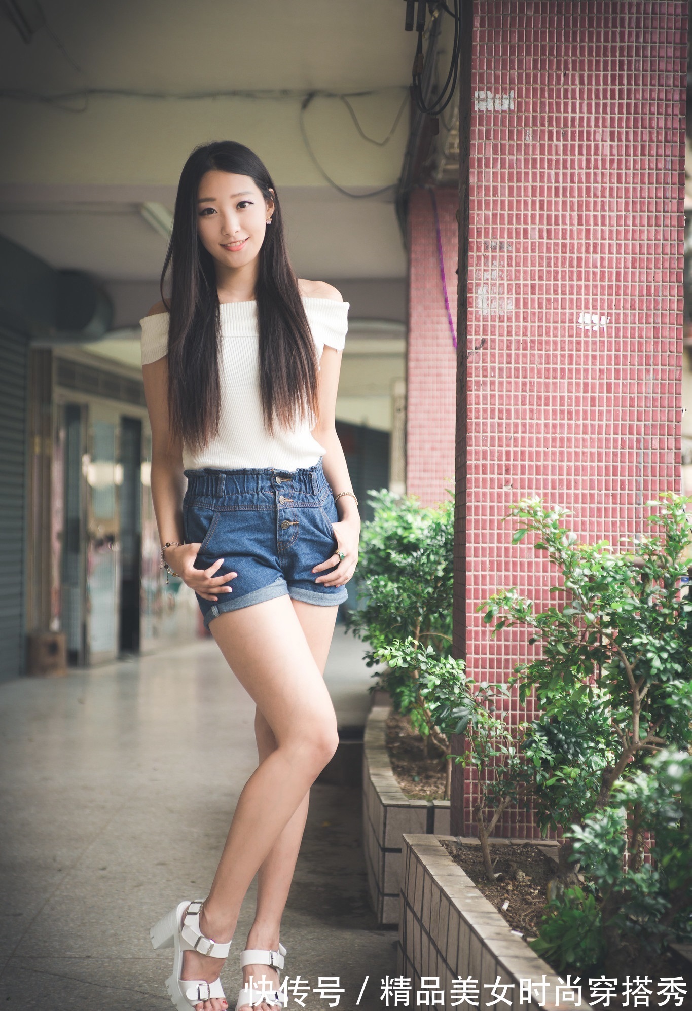 穿搭|暑假即将来临，这位小姐姐的出游穿搭很是休闲舒适