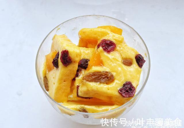 酸奶直接喝太可惜了,简单做成冰淇淋,低脂低糖,减肥人士放心吃
