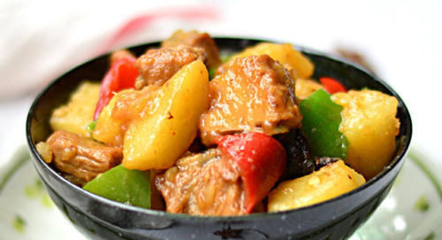 美食推荐：土豆烧排骨，香炒豆皮，干土豆片粉条焖鸡，蒸玉子豆腐的做