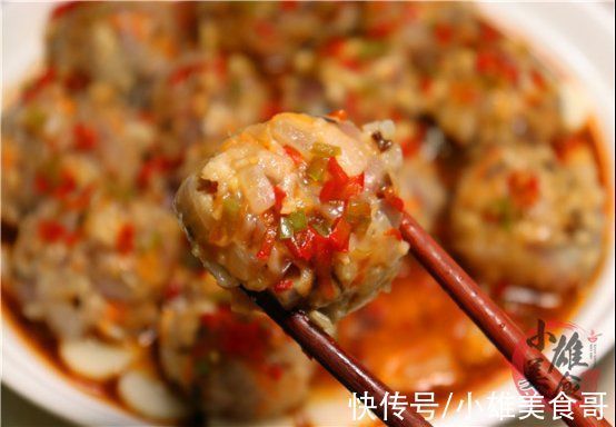 洋葱不要凉拌着吃或炒着吃了,教你这个养生新吃法,天天吃都不腻