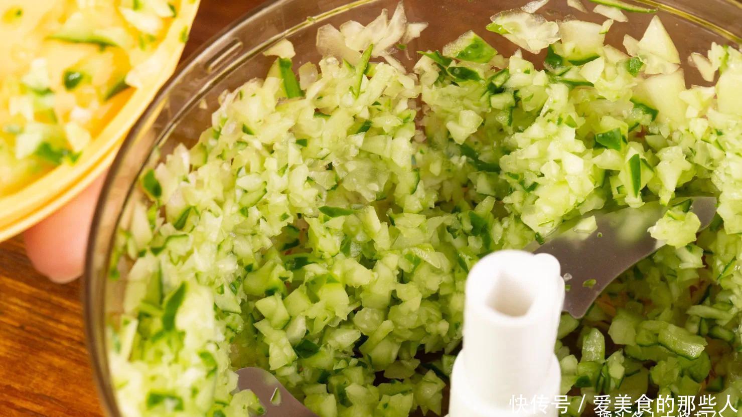 鲜蔬虾泥蛋卷，早餐一定要试试它！营养丰富，造型好看