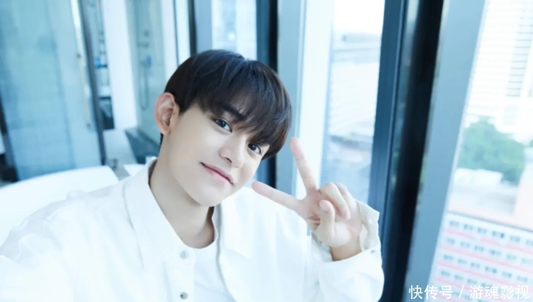 宝藏男孩|《奔跑》黄旭熙是宝藏男孩?节目中的表现让网友弹幕夸奖