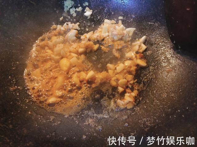 香辣虾|热天这菜真抢手，鲜美又补钙，好吃还不长肉，全家都爱吃