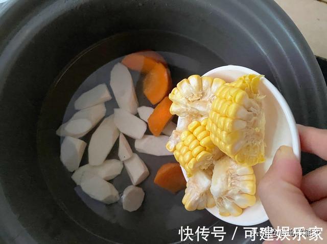 丸子|秋季润燥，这汤能帮忙！鲜香暖胃又护眼，娃咕噜咕噜喝掉一大碗