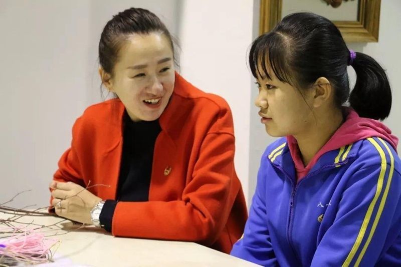 家长|班主任:若孩子书包里藏着这些小物件,家长要警惕,可能是早恋了