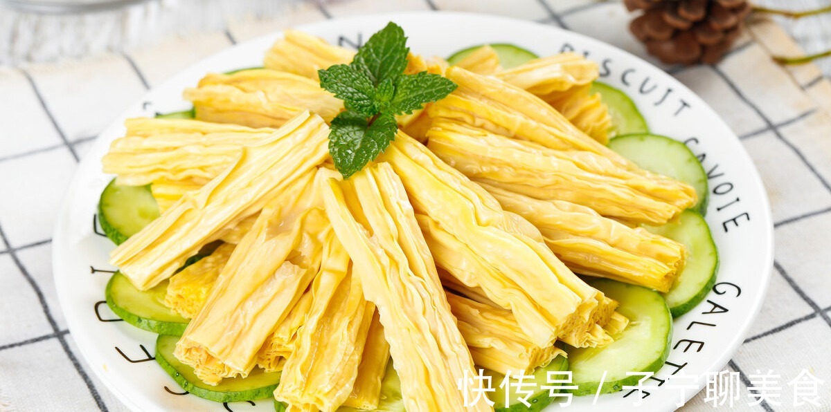 夹生|制作很简单,焯水后需要过凉水,炒之前加醋,腐竹好吃不夹生