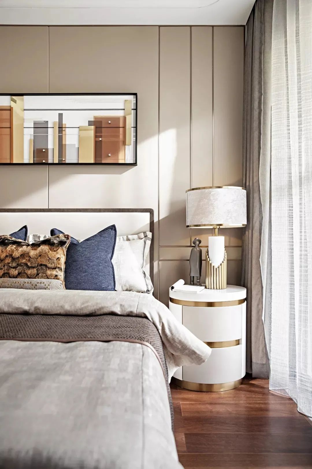 空间|115㎡现代轻奢,配色稳重优雅,材质华丽高级,风格很独特