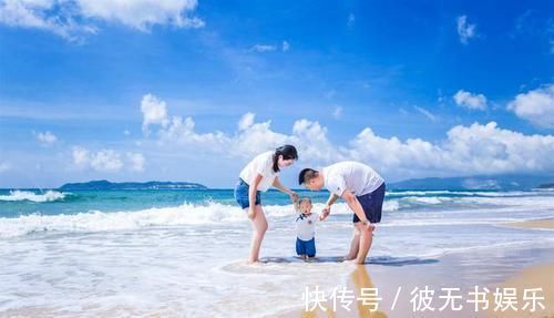 夜市|女摊主营业时胸口挂“布袋”,顾客走近一看后大喊:老板再来一份