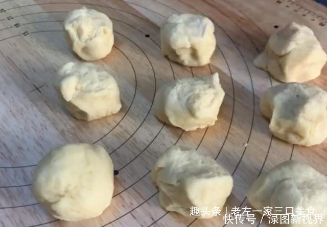 好吃|面粉里面不放一滴水,这样做太好吃了,外酥里软,越嚼越香