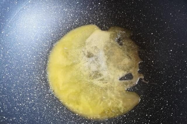 它是新网红饼干，10分钟做好，咬一口咯吱脆，比雪花酥还好吃