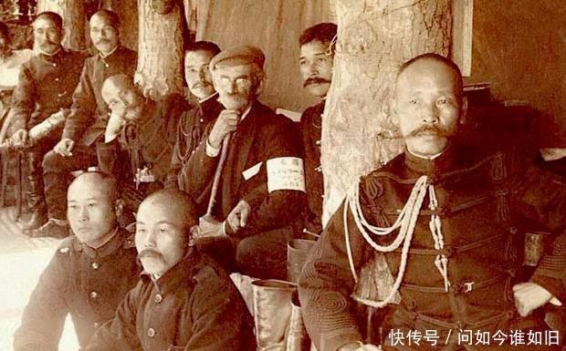 老照片|晚清贵族老照片图7的姿势让人很好奇，最后一张太恶心！