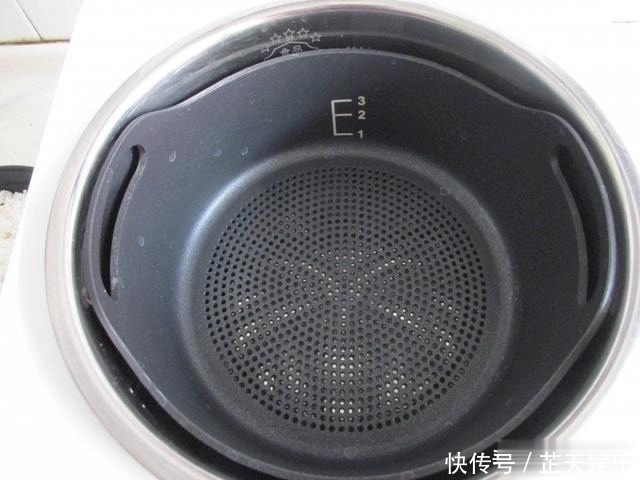 母女俩午餐这样吃,营养好吃清爽不长胖,网友不奢侈不浪费真好