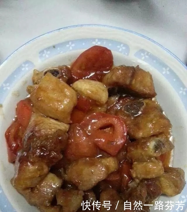 伙食费|每月给孩子1500元伙食费,看到这些饭菜后,我决定给2000