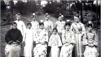 救后说|她本是皇后,却被关在“猪圈”十年,被救后说的一句话让人心酸!