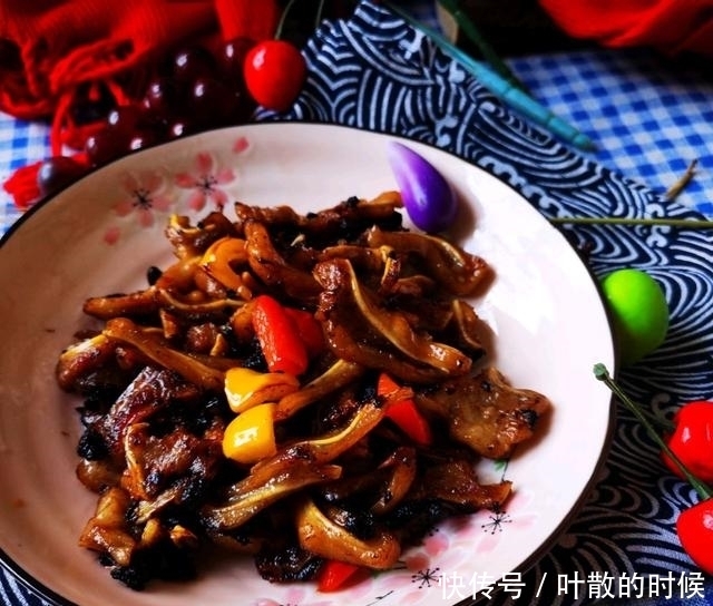 猪耳朵还能这么做?豆豉焖猪耳朵,味道鲜美