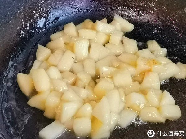甜品|孩子爱吃的甜品，换个做法，外焦里嫩口口香酥，出炉就被抢光