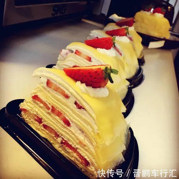 榴莲|外面齁贵的榴莲千层蛋糕，在家只要一个平底锅就能做？就这么简单