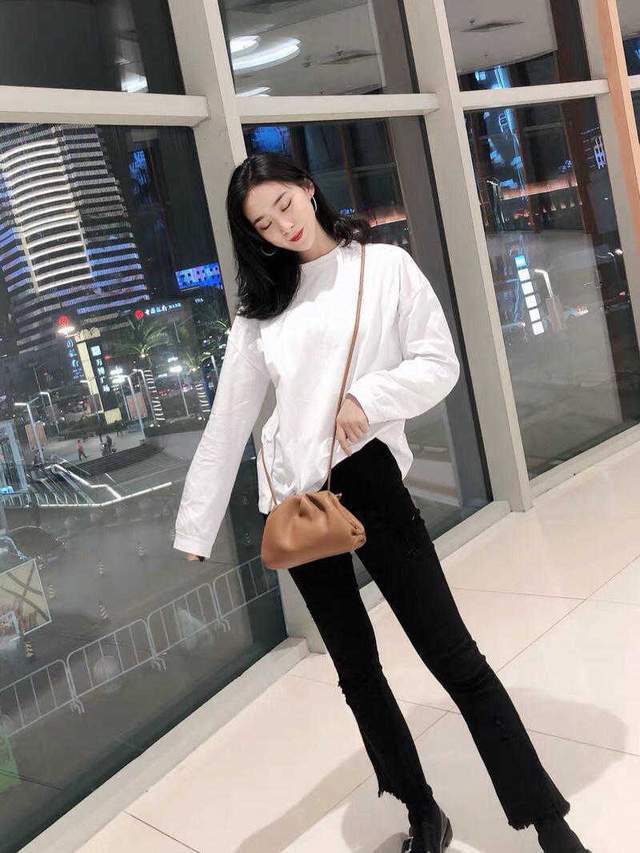 针织衫|初秋,卫衣搭配直筒裤简约高级,还能提升气质感,美如初恋女友