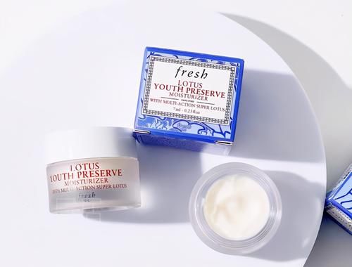 皮肤总爱出油怎么办？教你1招，让油皮拥有清透肌肤，保湿又美白