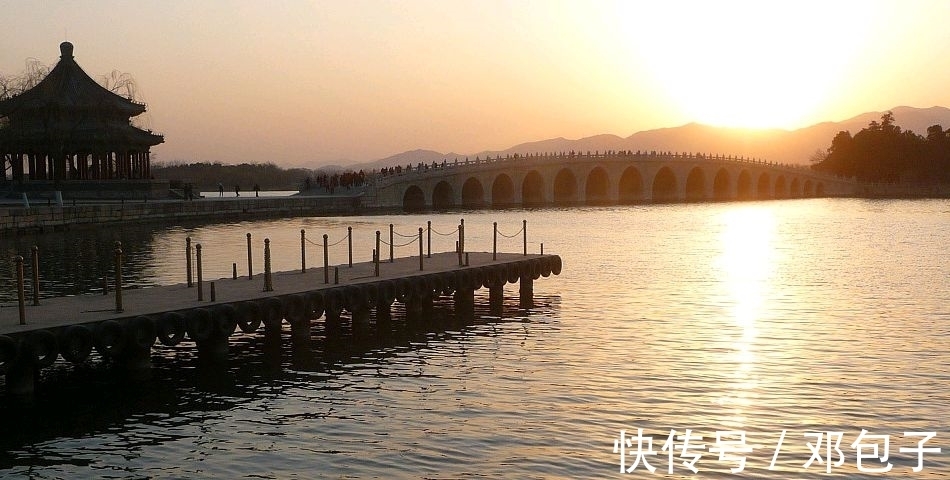 寒雪梅$寒雪梅中尽,春风柳上归。两首顺其自然的小诗,读来令人豁然开朗