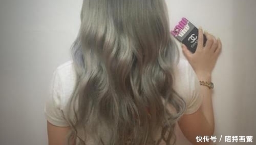 头发太贴弄蓬松小窍门这几招让你拥有蓬松发丝