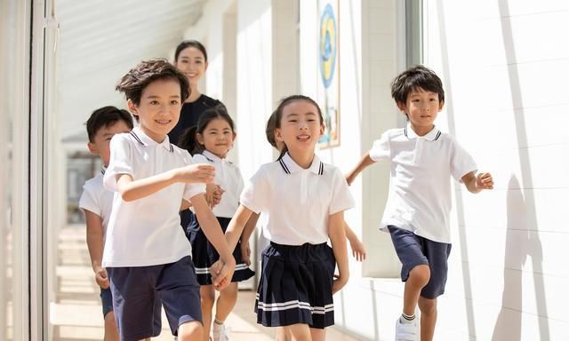 孩子|孩子做错事,大人很有耐心地讲道理,但为啥娃就是听不进去?