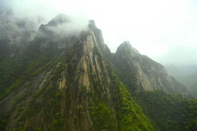 雨中看别样华山