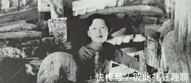 徐志摩@林徽因带6岁女儿骑驴照曝光,一瞥一笑尽显高贵,嫁给爱情的样子