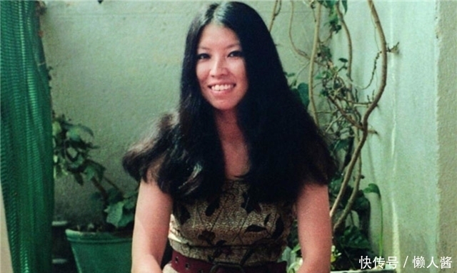 成都|三毛痛失恋人后,孤独游荡在成都街头,4个月后在医院用丝袜自缢
