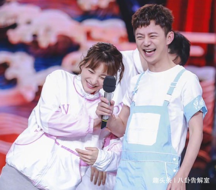 吴昕不再坚守《快本》,跑去江苏台主持节目,是金子总会发光的!