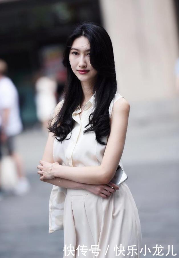 玄色|姐姐为啥这么不爱笑?难道要证明自己很有距离感?冷若冰霜的感觉