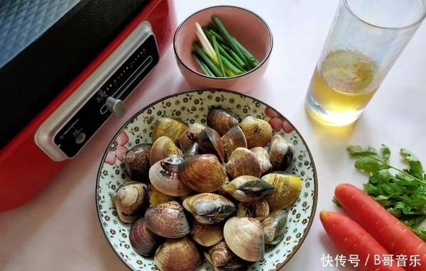  家里条件允许，建议中年女性要多吃这菜，营养不比牛奶差！