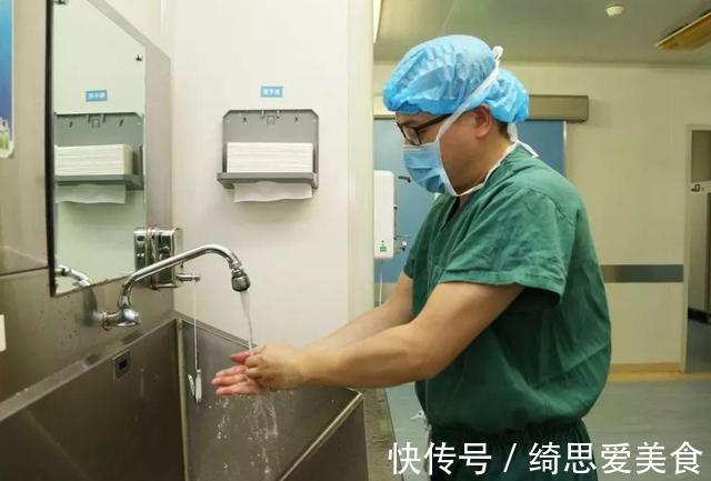 接生婆|“为啥让男医生给我剃毛,我要剖腹产!”医生:剖腹产也得剃毛