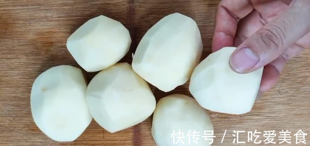 土豆新吃法，软嫩Q弹又清香，做法简单营养丰富，大人孩子都喜欢