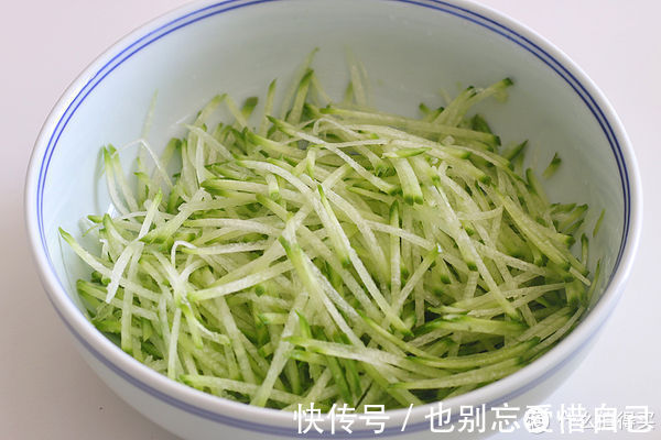 肉丸|炸丸子不用油,照样外酥里嫩,这样做的天天吃都不怕