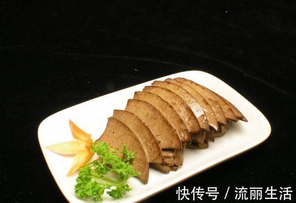 高血压人群|高血压的人群,尽量不要碰这3种食物,别再“傻傻”不知道了