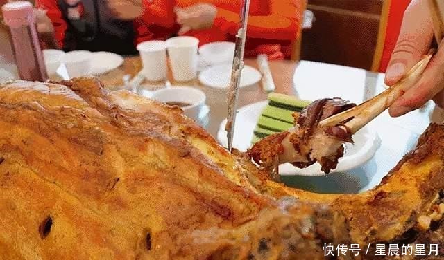 新疆人|新疆美食|看了羊肉的100种吃法,我的眼泪从嘴角流了出来
